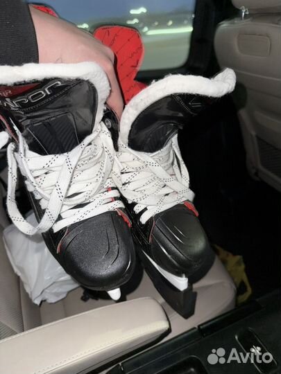 Коньки хоккейные 42 размер