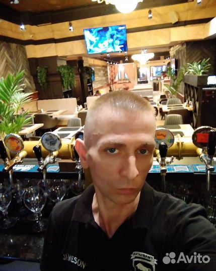 Официант-бармен, официант