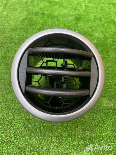 Решетка вентиляционная, дуйка правая Suzuki Grand