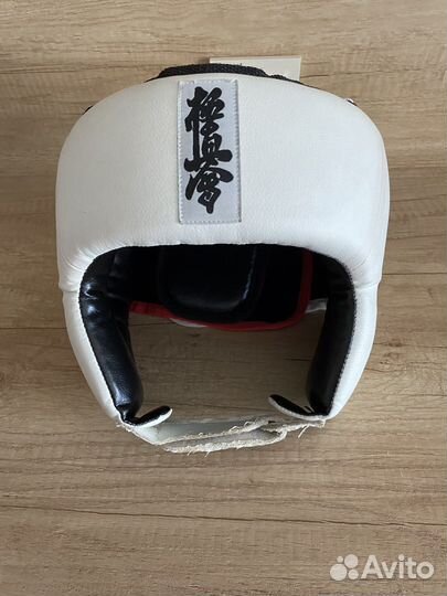 Кимоно, шлем, жилет для спаринга, щитки, пояс