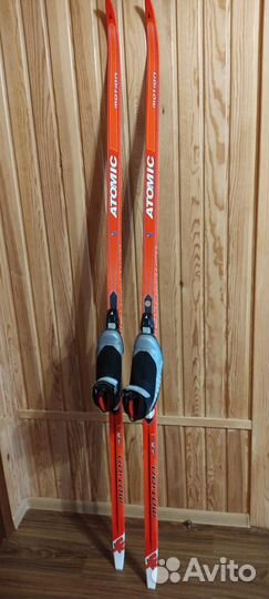 Беговые лыжи atomic
