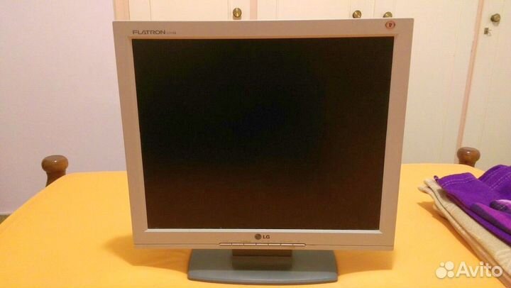 Монитор LG Flatron L1715S 17''