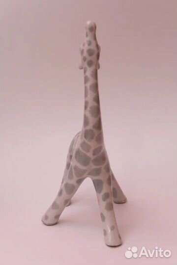 Фарфоровая статуэтка Жираф