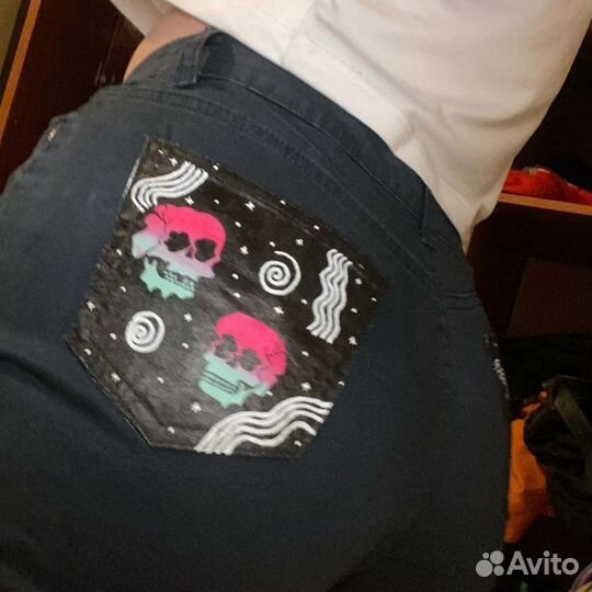 Шорты с рисунком на карманах