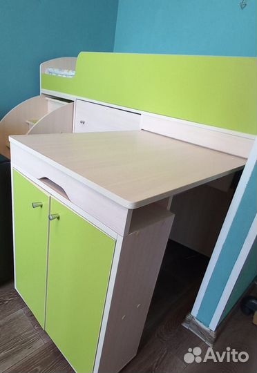 Кровать чердак со столом