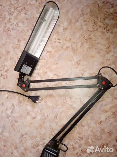 Настольная лампа