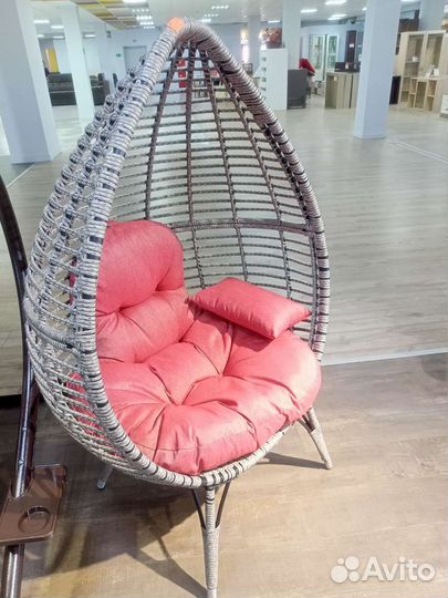 Кокон на стойке