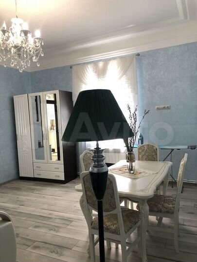 2-к. квартира, 61 м², 1/3 эт.