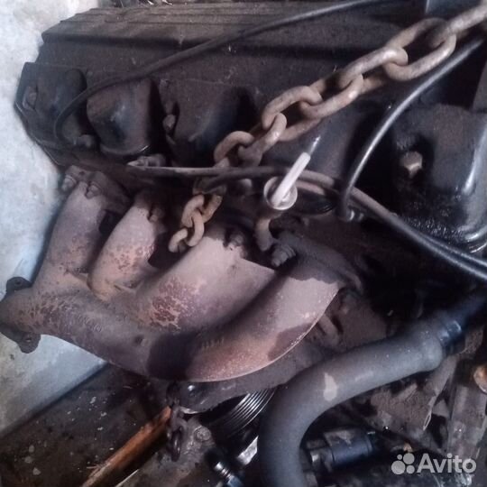 Двигатель Mercedes M102 по запчастям