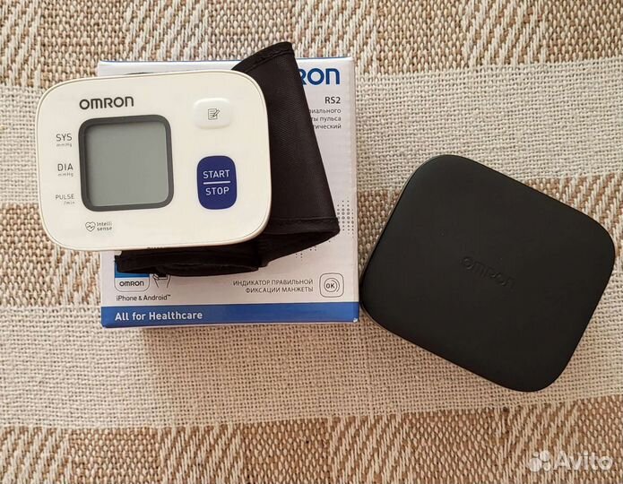 Тонометр на запястье Omron RS2