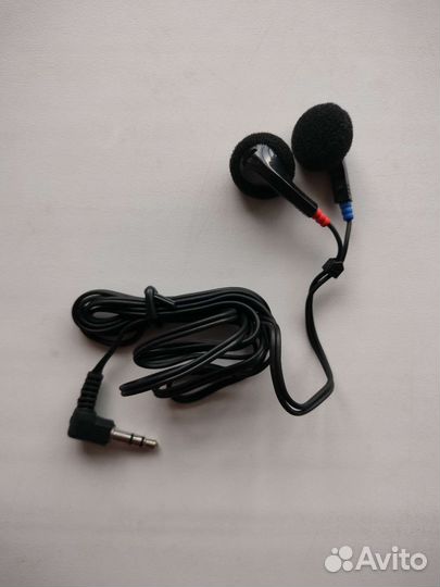 Проводные наушники