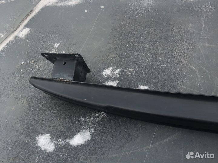 Зад. Усилитель бампера passat b6