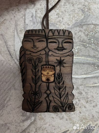 Фигурки и статуэтки из дерева