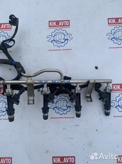 Топливная рампа с форсунками Opel Astra H