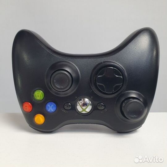 Xbox 360 E 250GB + 7 игр и комплект