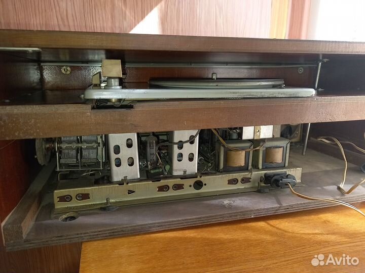 Радиола рекорд 352