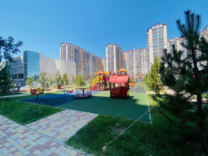 2-к. квартира, 53 м², 10/15 эт.