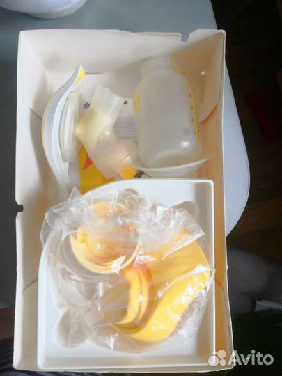Молокоотсос medela ручной