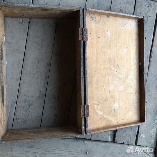 Старинный деревянный ящик