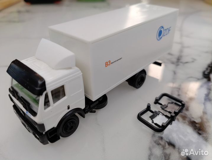 Mercedes Benz грузовик 