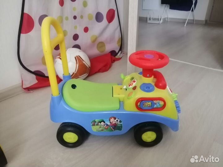 Машинка каталка толокар