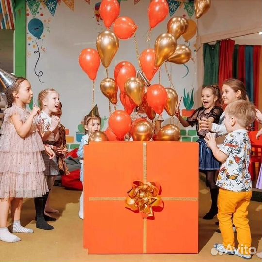 Коробка сюрприз с воздушными шарами