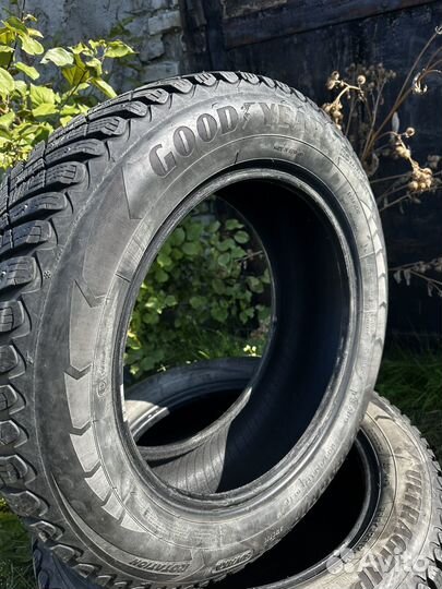 Goodyear UltraGrip Ice Arctic SUV 225/60 R17 103