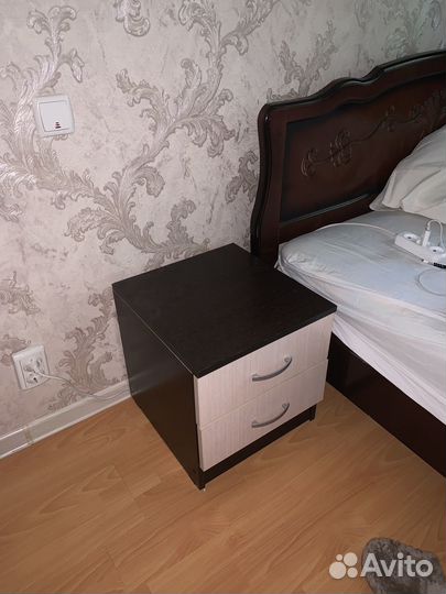 Тумба прикроватная
