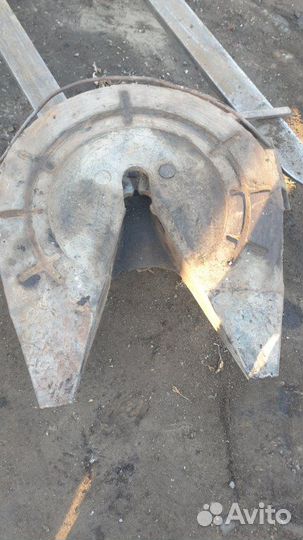 Седло. ЗИЛ 131 грузовой тягач 6.0L ZIL-130 V8 2000