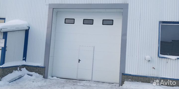 Монтаж и ремонт секционных ворот