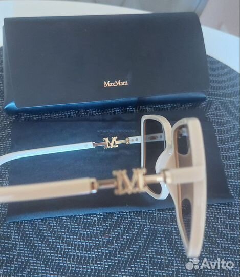 Солнцезащитные очки Max Mara