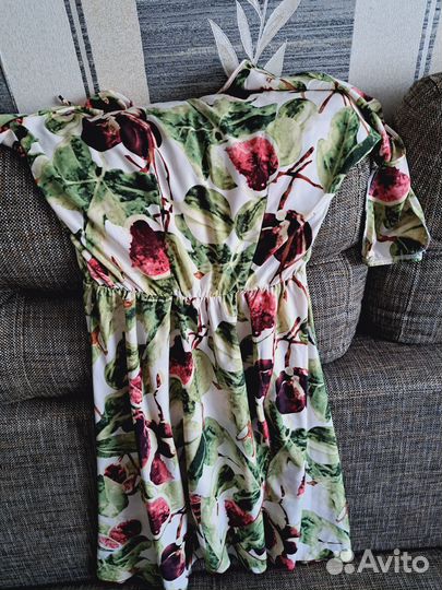 Платья вечерние