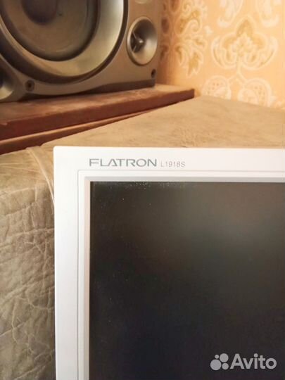 Монитор LG 19