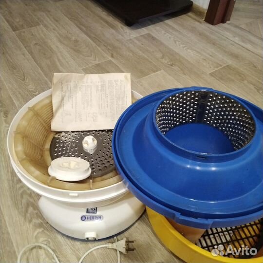 Соковыжималка шнековая