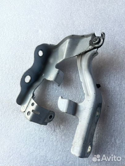 Петля капота правая Toyota Camry V50/V55 2011-2018