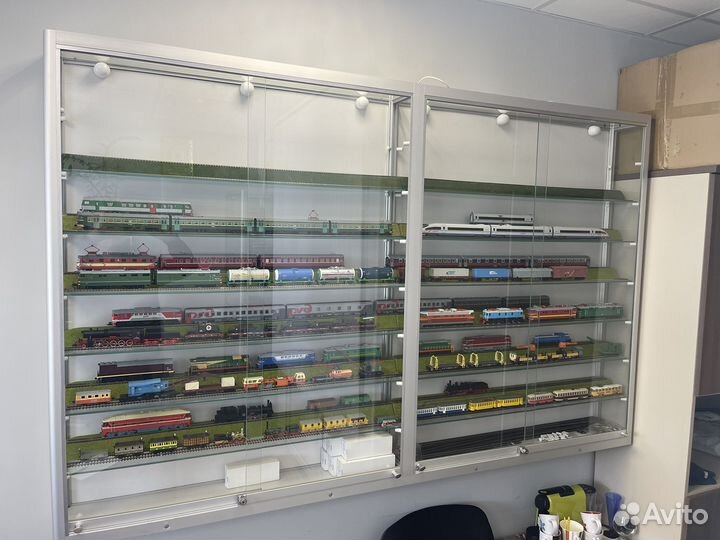 Витрина стеллаж полка для коллекции