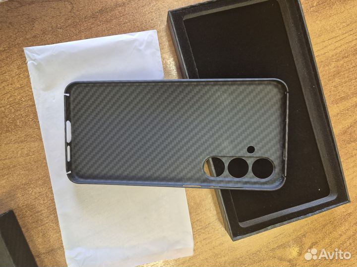 Карбоновый чехол Samsung s24+