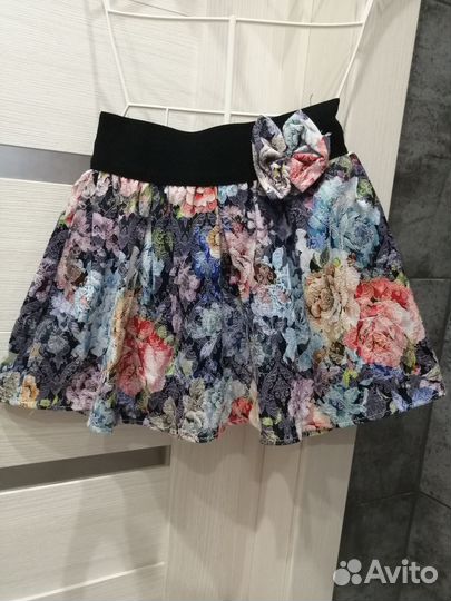 Костюм с юбкой