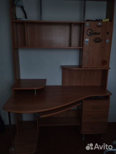Компьютерный стол