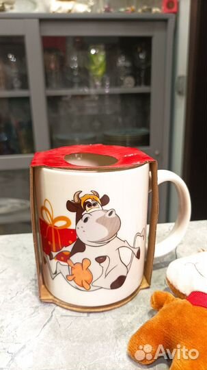 Кружка с игрушкой корова