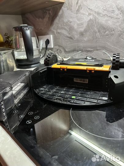 Робот-пылесос Redmond RV-R650S