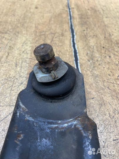 Рычаг подвески передний левый Nissan Micra CR12DE