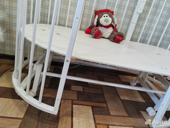 Детская кроватка трансформер с маятником