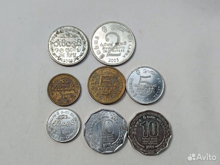 Шри-ланкийские рупии