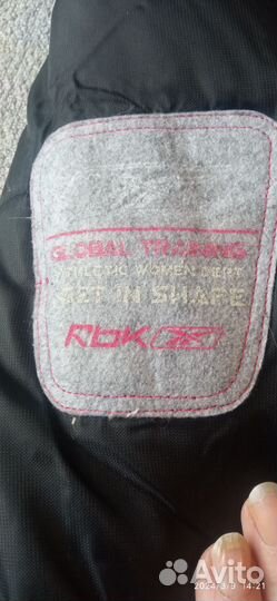 Бомбер женский от reebok