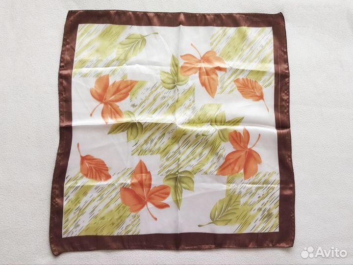 Платки на шею 51 х 49 Новые