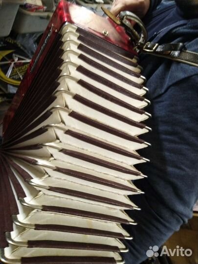 Аккордеон Weltmeister Stella