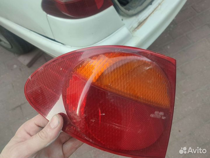 Фара задняя левая caldina 2