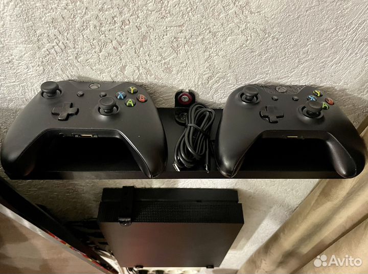 Xbox One X 1tb + Kinect + 2 гемпада