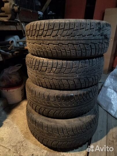 Michelin Defender XT 215/60 R16